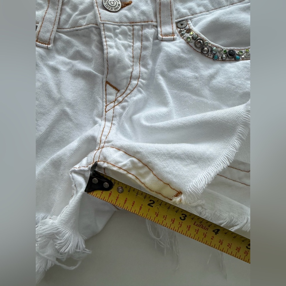 TRUE RELIGION White Denim Shorts vintage flap pockets rhinestone raw hem Sz 28 - Picture 5 of 6